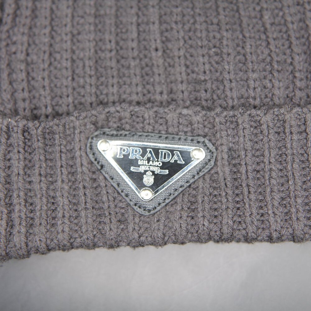 Red Prada Triangle Patch/Croc Charm - Picture 4 of 9